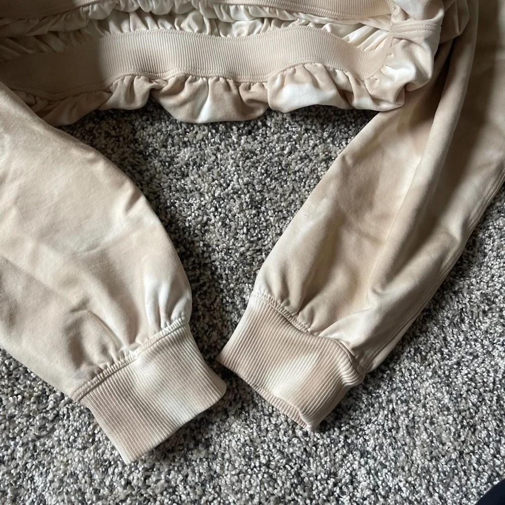 Lululemon LA All Yours Bubble Hem Hoodie - Picture 5 of 9